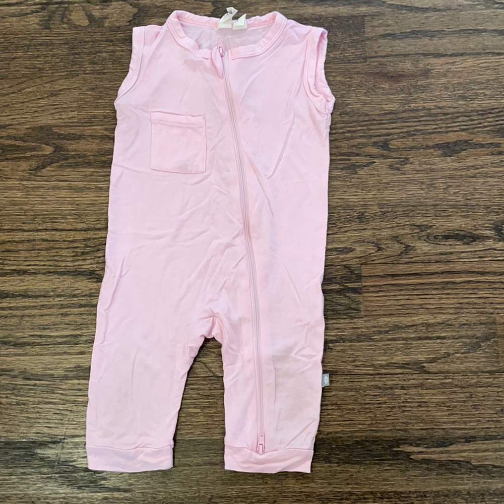 Kyte Baby. Sleeveless zipper romper. 6-12 months. Like new.
